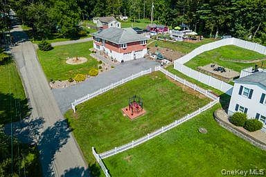 1st image of 38 W Taconic Rd