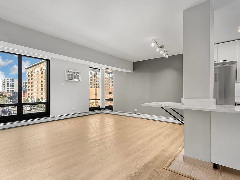 The Duplex Tower — Photo 9