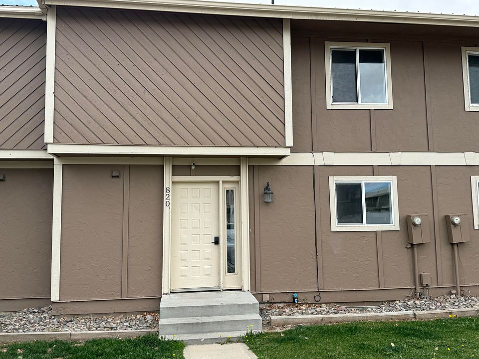 1st image of 820 Moccasin Ln