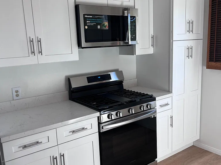 241 La Veta Ave — Photo 6
