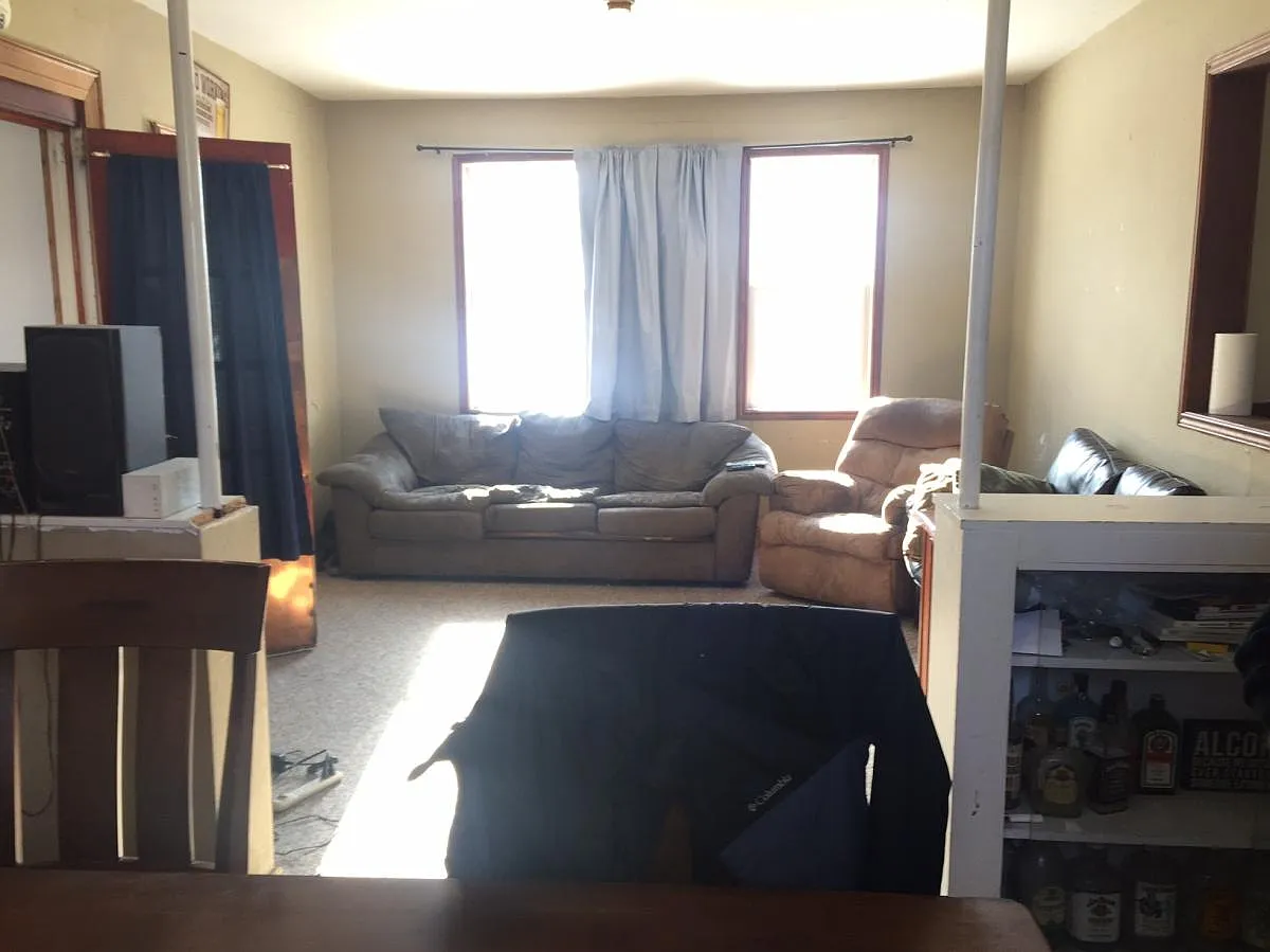 4 bed, 1.5 bath, 1400 sqft, $1,600 — Photo 4