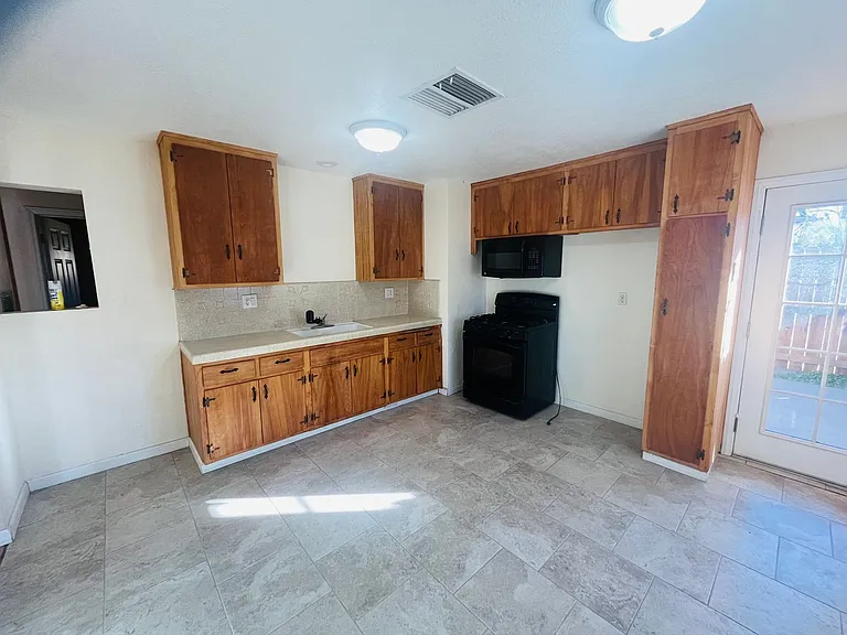 26422 Community Blvd #1/2 — Photo 4