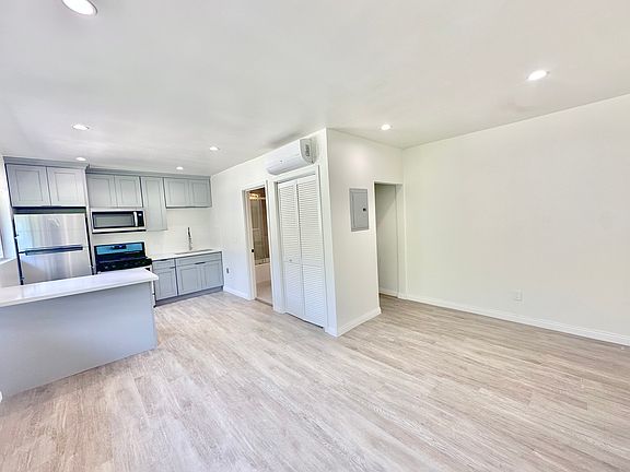 3rd image of 3926 Inglewood Blvd APT 9