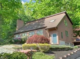 12 Banta Rd, Kinnelon, NJ 07405