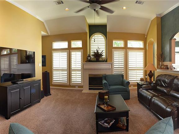 5th image of 301 Salisbury Ln