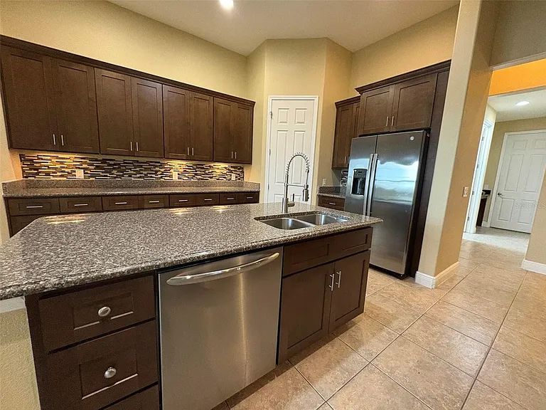 3700 Paradiso Cir — Photo 16
