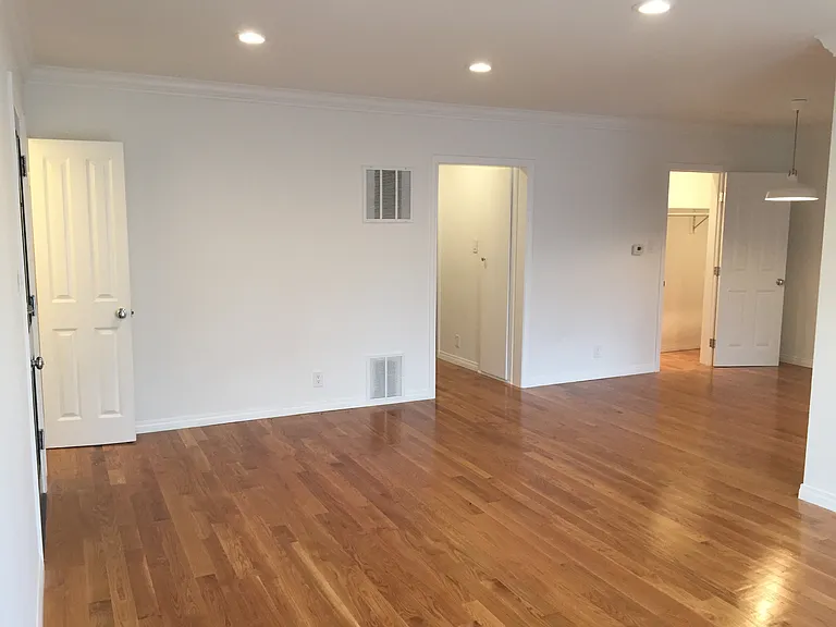 1615 Hilts Ave #7 — Photo 1