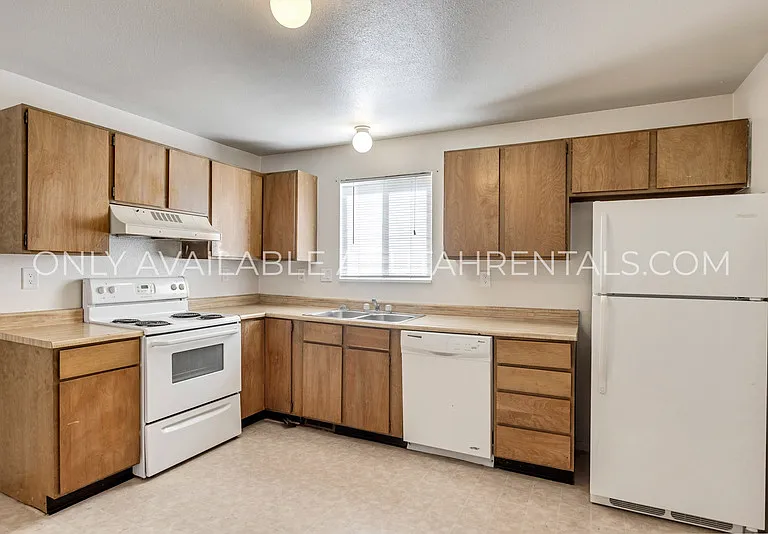 255 E Center St #9 — Photo 16