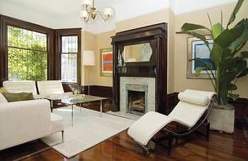3rd image of 642 Oak St