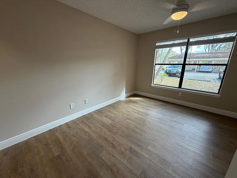 2226 Arbour Walk Cir #1913 — Photo 11