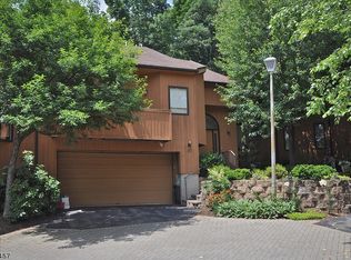 031 Sherwood Dr, Mountain Lakes, NJ 07046