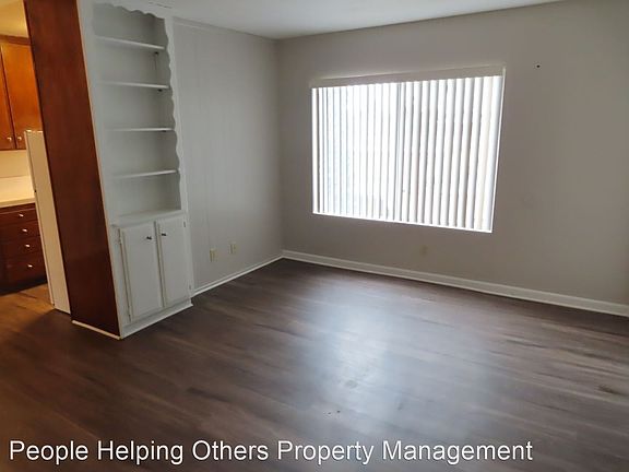 3rd image of 4726 30th St APT 8