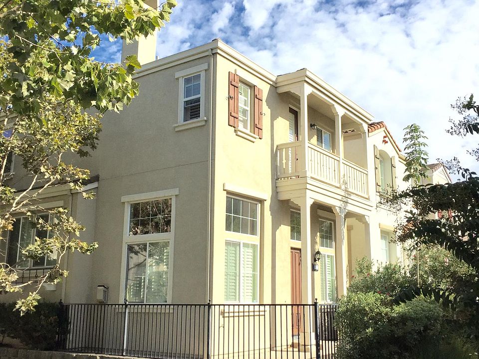1st image of 852 Foxworthy Ave