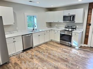 2430 Raleigh Lagrange Dr, Rossville, TN 38066