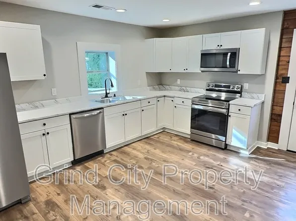 2430 Raleigh Lagrange Dr, Rossville, TN 38066