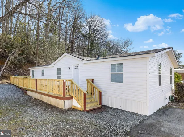 27 Castle Ct, Stafford, VA 22554