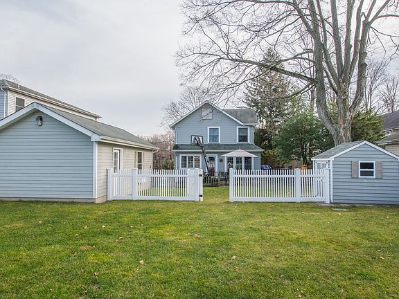 4th image of 43 Fairfield Ave