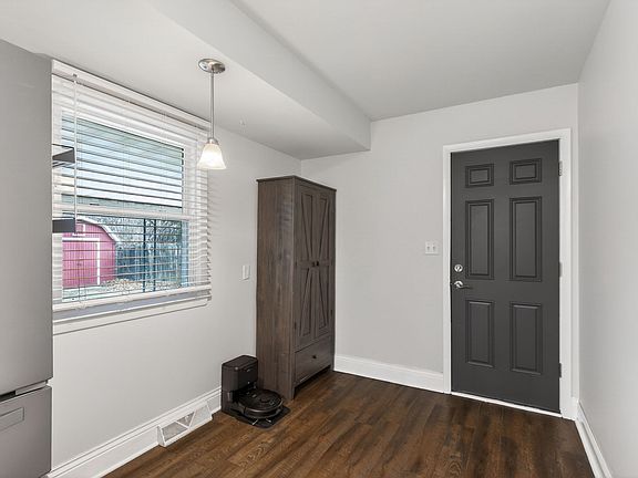 2nd image of 900 NE 46th Ter