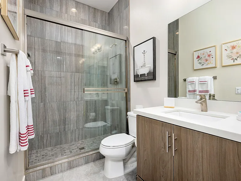 502 Retreat Cir — Photo 33