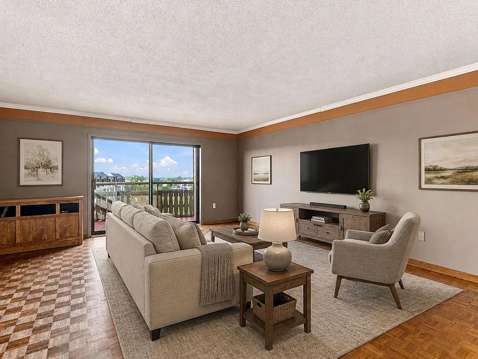 400 Groveland Ave #708