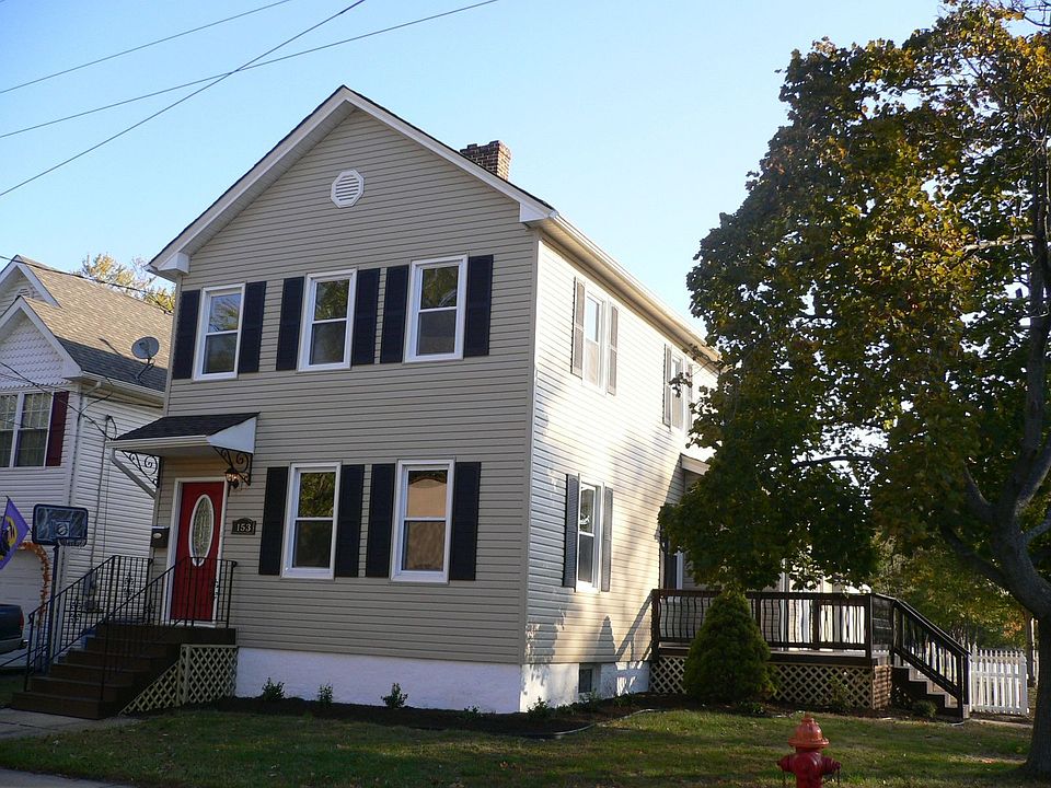 Front corner view