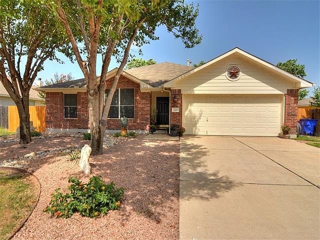 1st image of 2203 Clover Ln