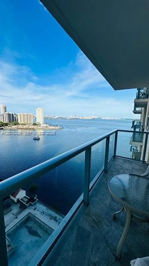1155 Brickell Bay Dr cu-1906, Miami, FL 33131 — Photo 2