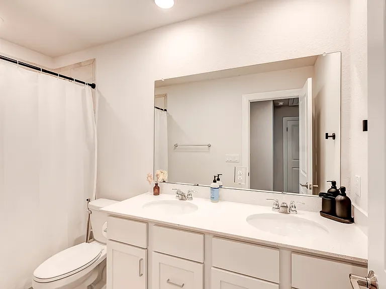 15805 Oglethorpe Dr — Photo 28