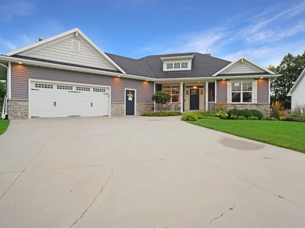 1227 Greystone Dr, Plymouth City, WI 53073