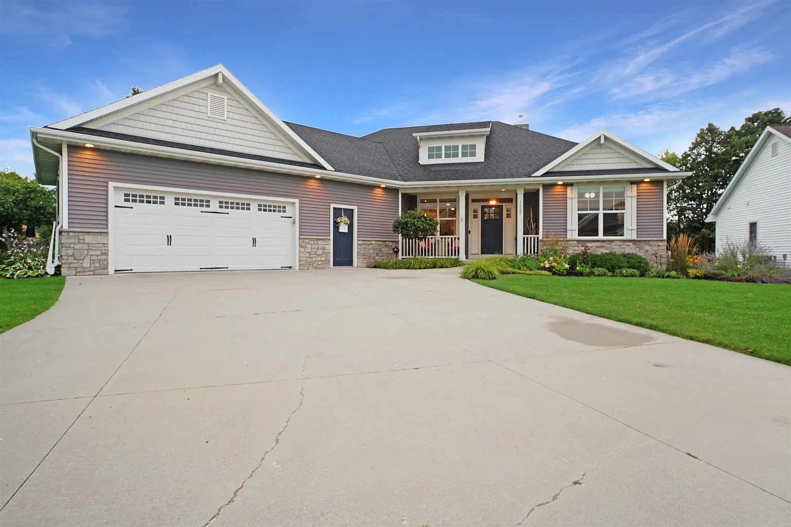 1227 Greystone Dr photo 1