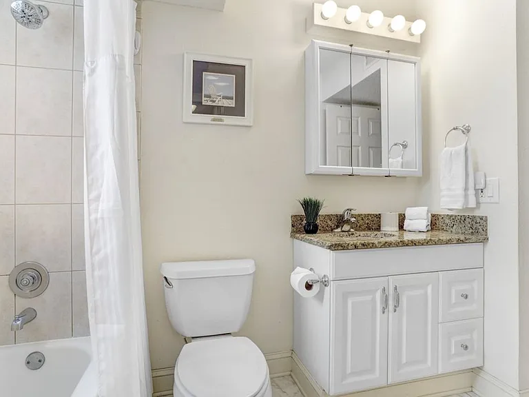 708 Gulf Blvd #A — Photo 4