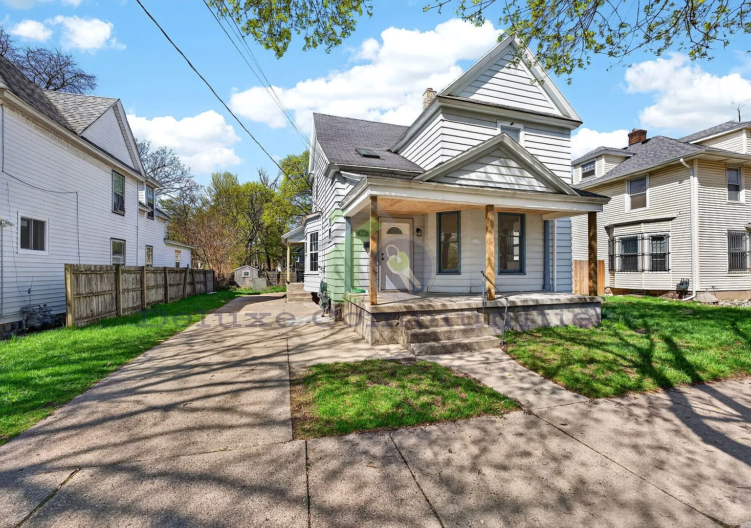 851 Worden St SE — Photo 2
