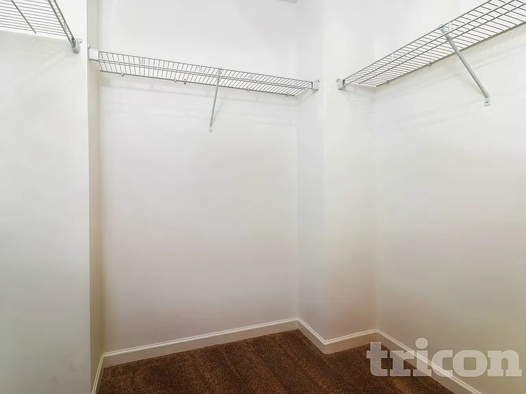 2105 Rosemary Park Ln — Photo 9