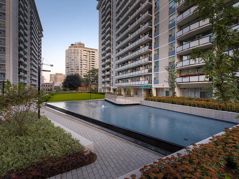 50 Alexander St — Photo 8