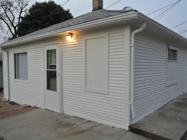 2321 N 61st St, Omaha, NE 68104