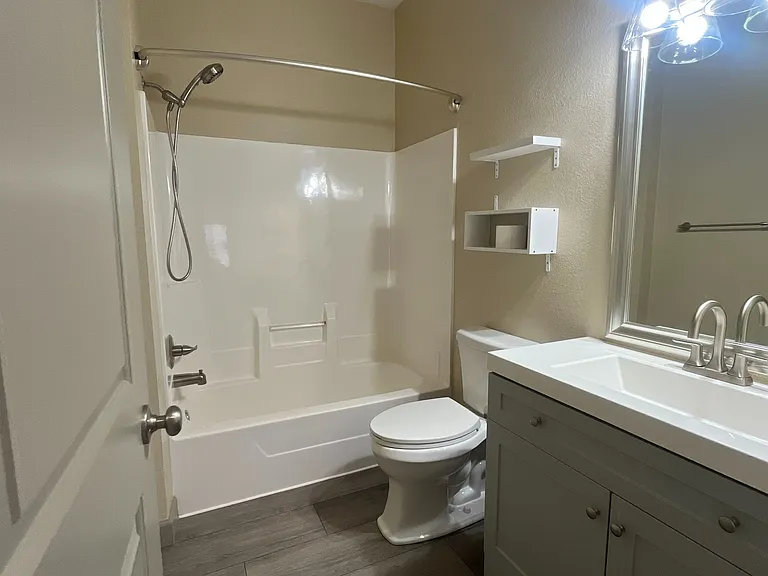 317 Victoria St — Photo 15