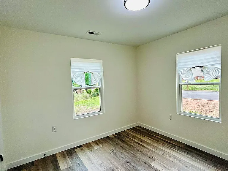 532 E Nelson Ave — Photo 15
