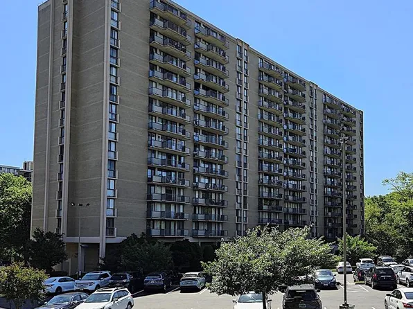 6100 Westchester Park Dr APT 516, College Park, MD 20740