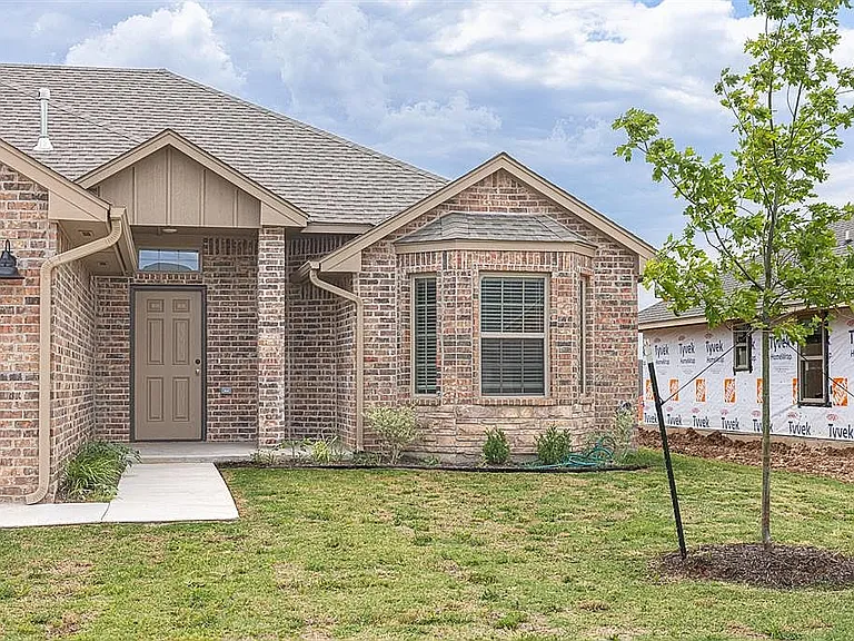 4528 Adobe Ct — Photo 2