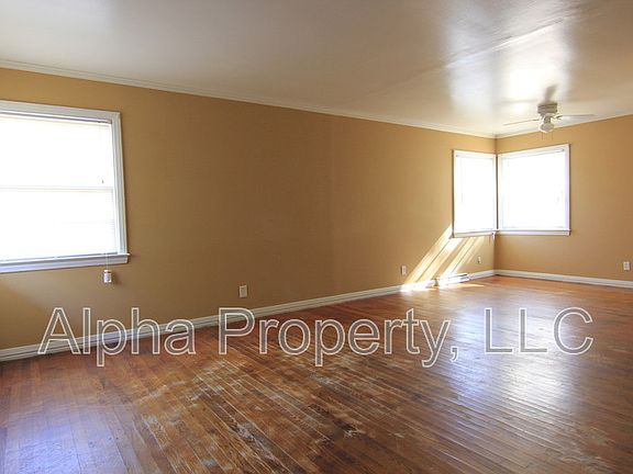 3rd image of 5 Valley View Ln