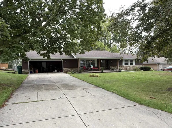 822 Moon Dr, Green Bay, WI 54313
