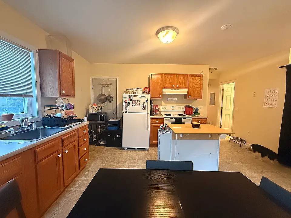 117 Waterman Ave #1R