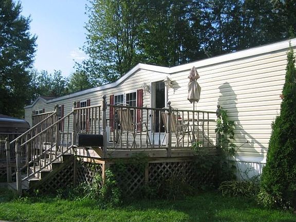 2nd image of 46 Hawaiian Dr
