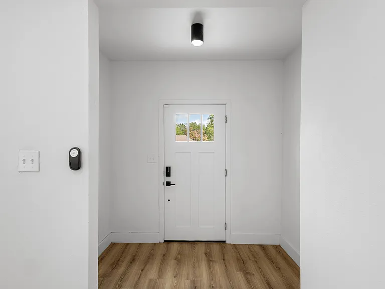 334 Cooper St — Photo 1