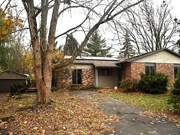 501 Grobe Rd, Sterling, IL 61081