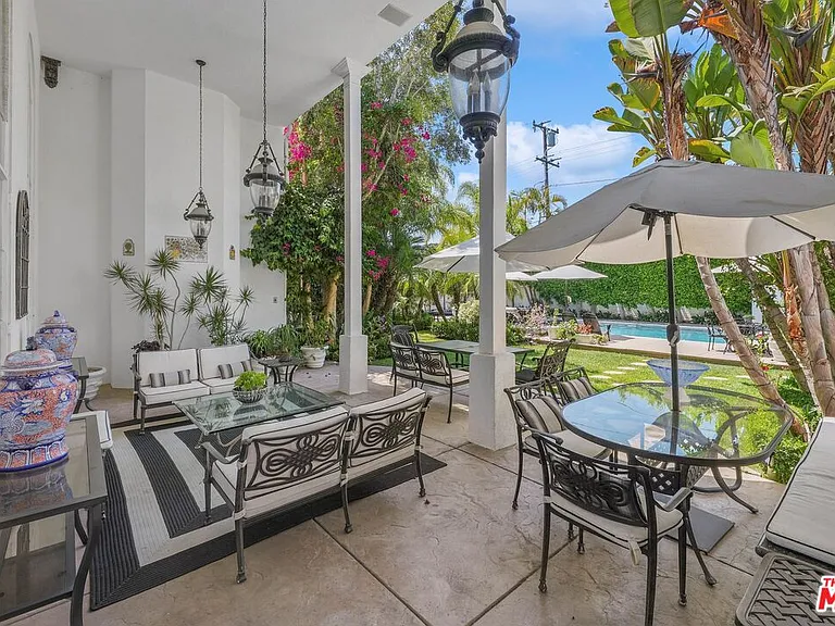 717 N Rodeo Dr — Photo 30