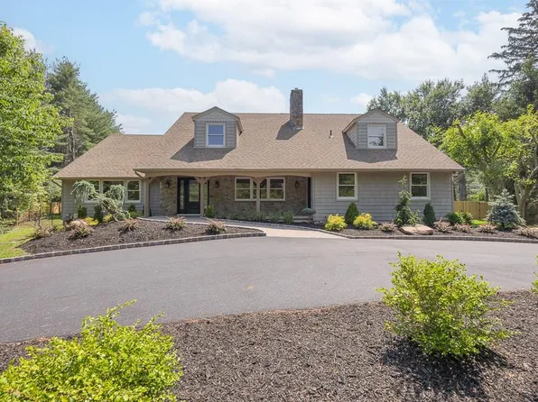 25 Georgetown Oval, New City, NY 10956