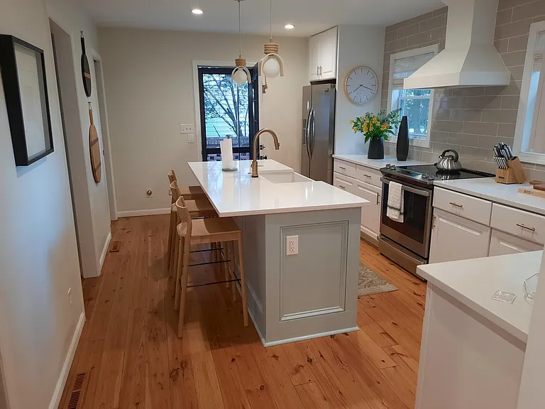 1007 Governors Rd — Photo 7