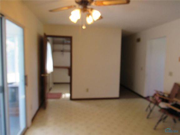 4th image of 301 Woodlawn Ave