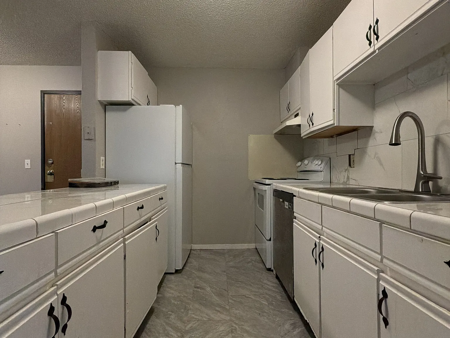 1120 9th Avenue South - 101 — Photo 3